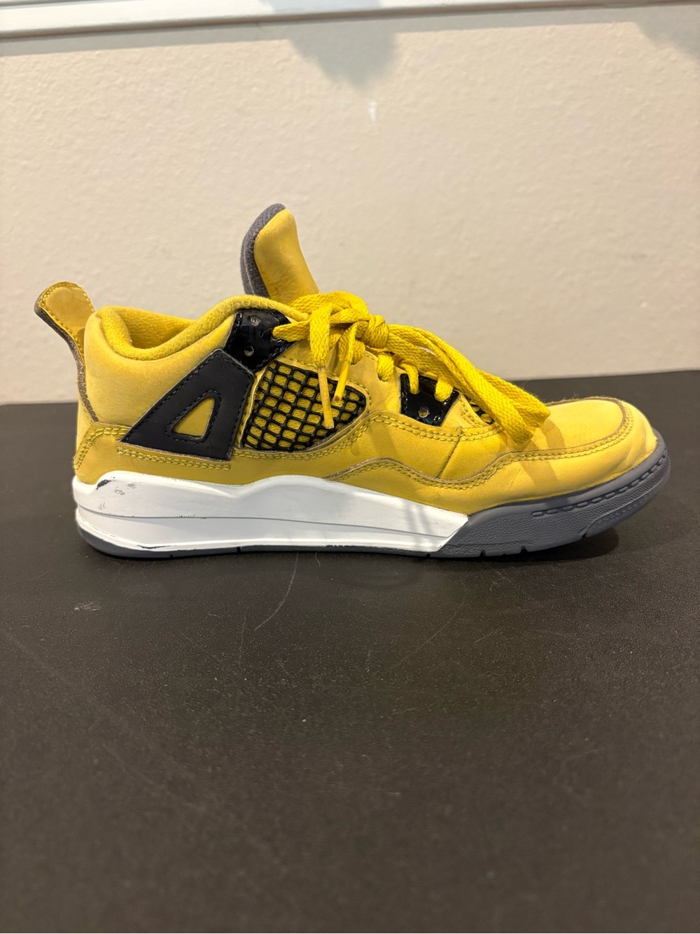 Nike Air Jordan 4 Retro PS 'Lightning' 2021 Sneakers BQ7669-700 Youth Size 2.5Y - Picture 5 of 9
